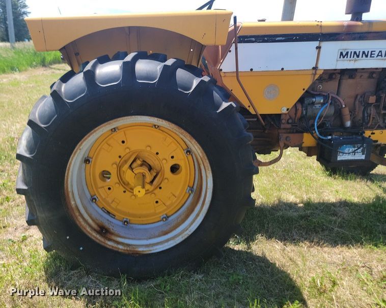 image for item NZ9976 1966 Minneapolis-Moline M670 tractor