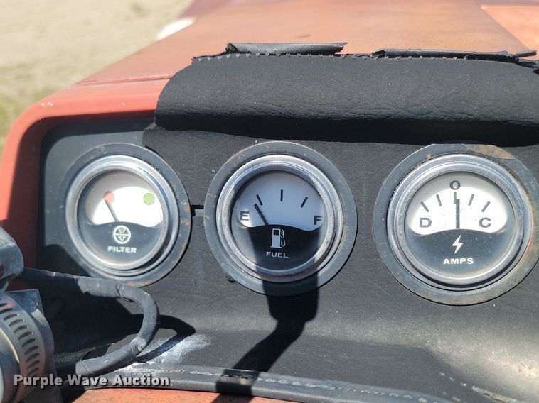 image for item NZ9977 1971 International  Farmall 966 tractor