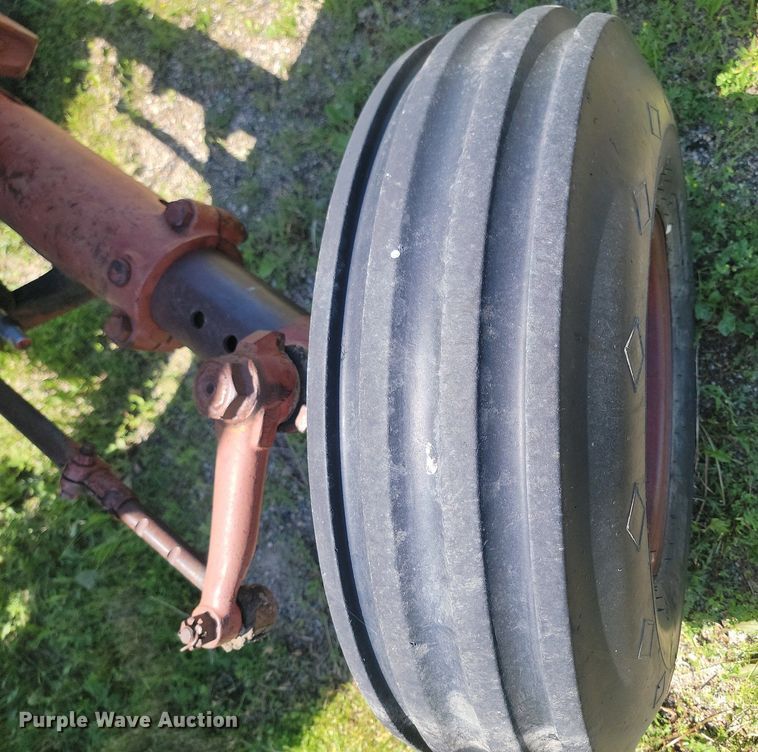 image for item NZ9977 1971 International  Farmall 966 tractor