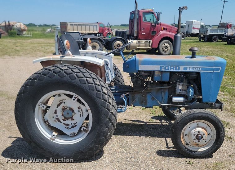 image for item NZ9978 1977 Ford 1600 tractor