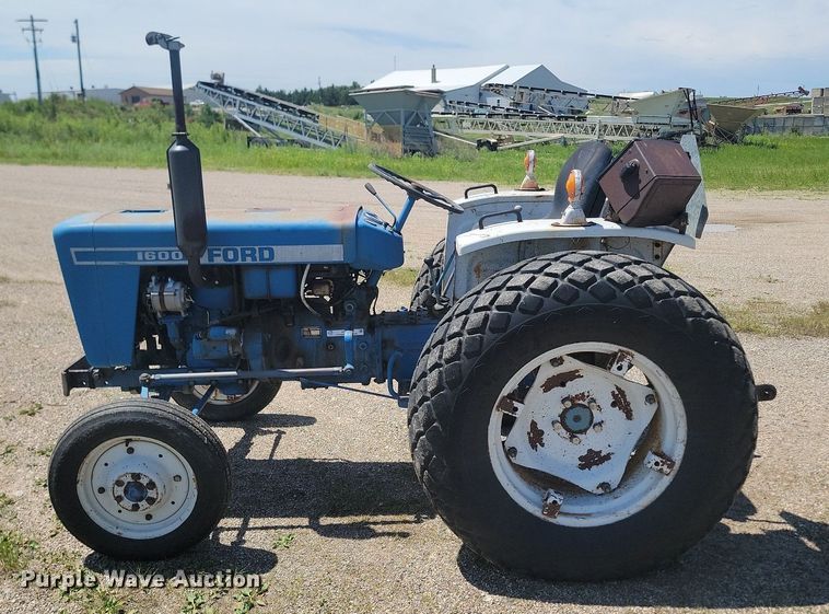 image for item NZ9978 1977 Ford 1600 tractor