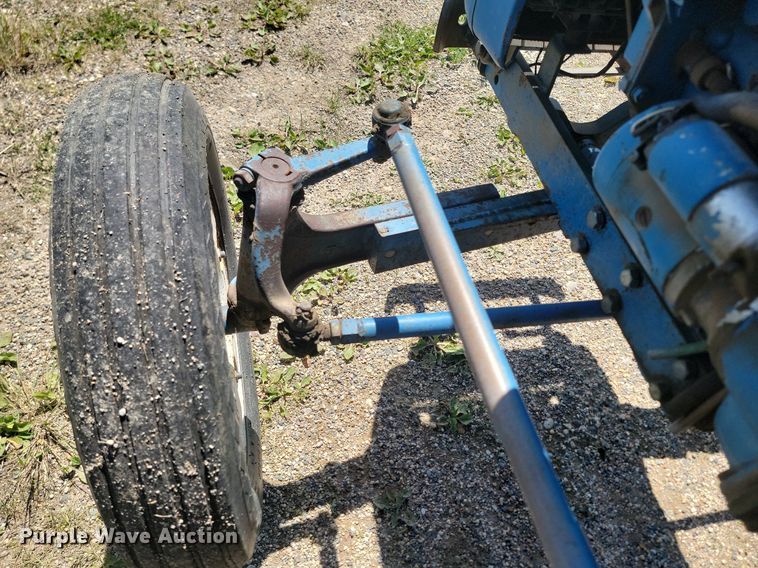 image for item NZ9978 1977 Ford 1600 tractor