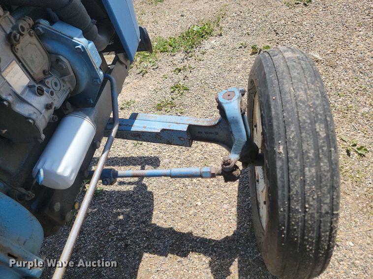 image for item NZ9978 1977 Ford 1600 tractor