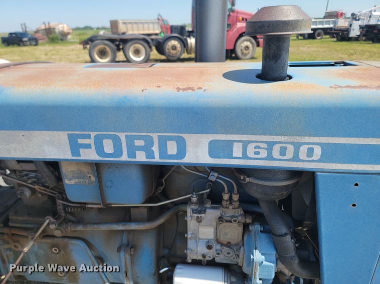 image for item NZ9978 1977 Ford 1600 tractor