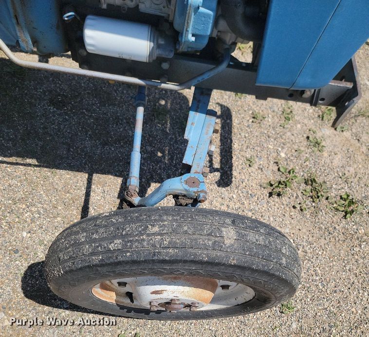 image for item NZ9978 1977 Ford 1600 tractor