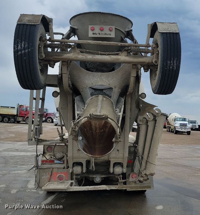 image for item NZ9980 2007 Sterling  LT9511 ready mix truck