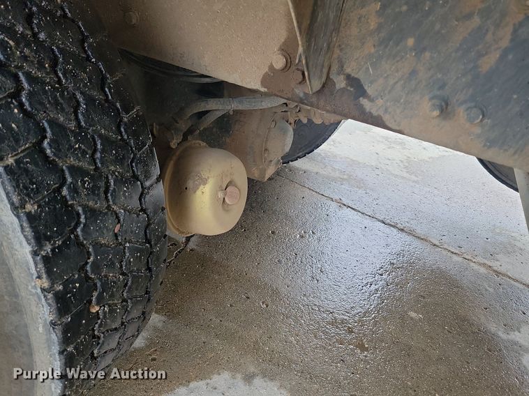 image for item NZ9980 2007 Sterling  LT9511 ready mix truck