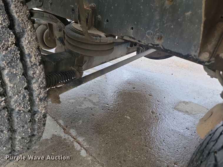 image for item NZ9980 2007 Sterling  LT9511 ready mix truck