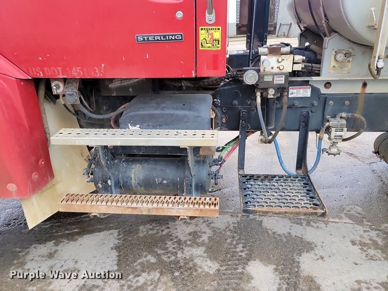 image for item NZ9980 2007 Sterling  LT9511 ready mix truck