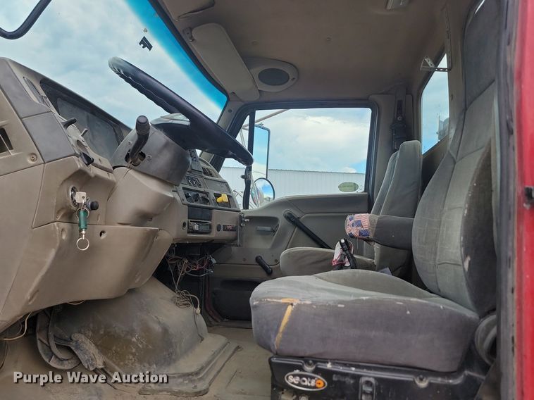 image for item NZ9980 2007 Sterling  LT9511 ready mix truck