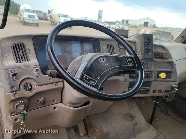 image for item NZ9980 2007 Sterling  LT9511 ready mix truck