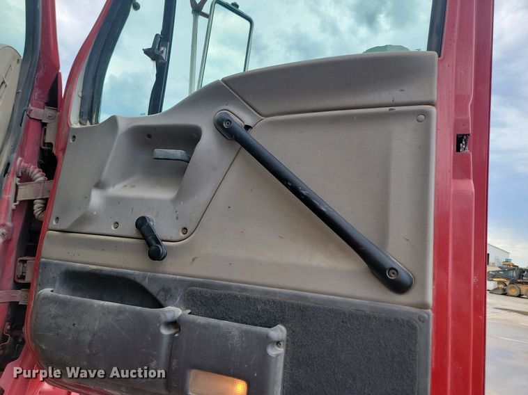 image for item NZ9980 2007 Sterling  LT9511 ready mix truck