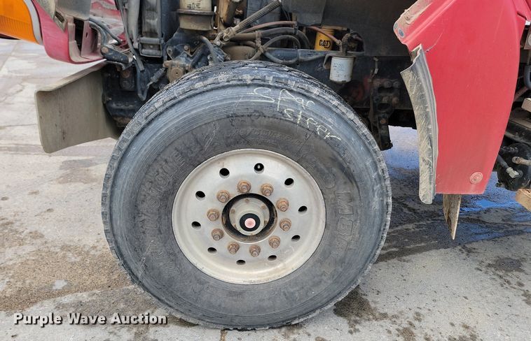 image for item NZ9980 2007 Sterling  LT9511 ready mix truck