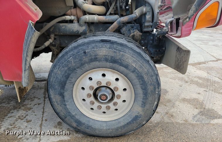 image for item NZ9980 2007 Sterling  LT9511 ready mix truck