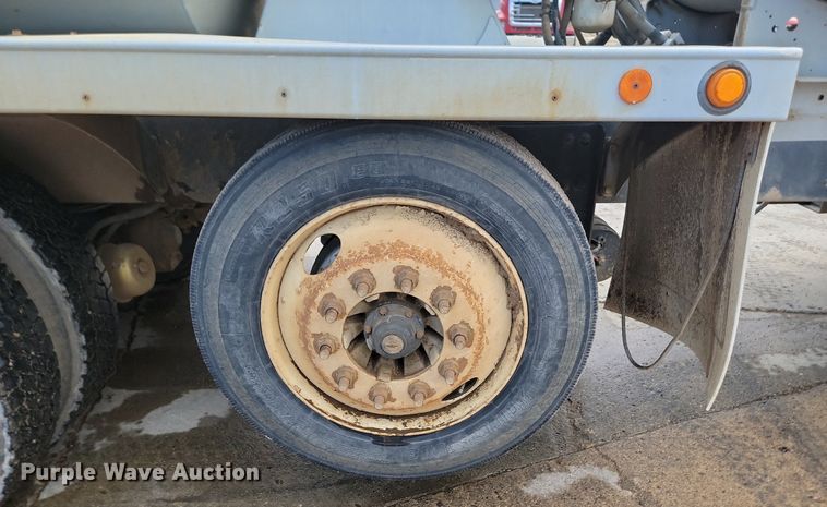 image for item NZ9980 2007 Sterling  LT9511 ready mix truck