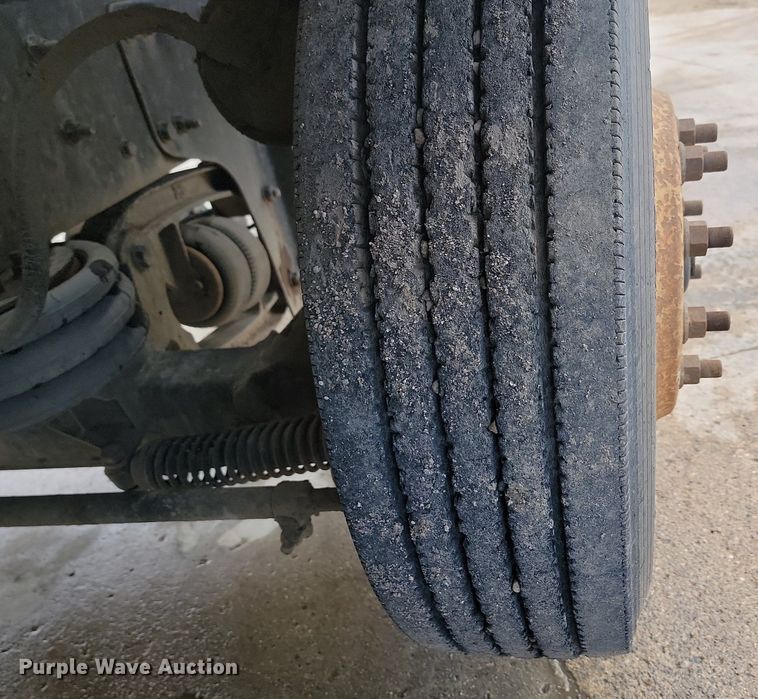 image for item NZ9980 2007 Sterling  LT9511 ready mix truck