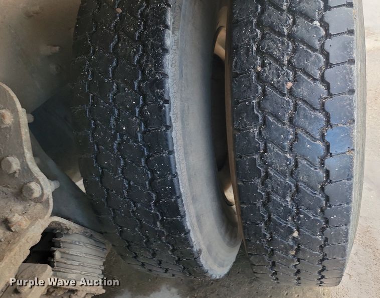 image for item NZ9980 2007 Sterling  LT9511 ready mix truck