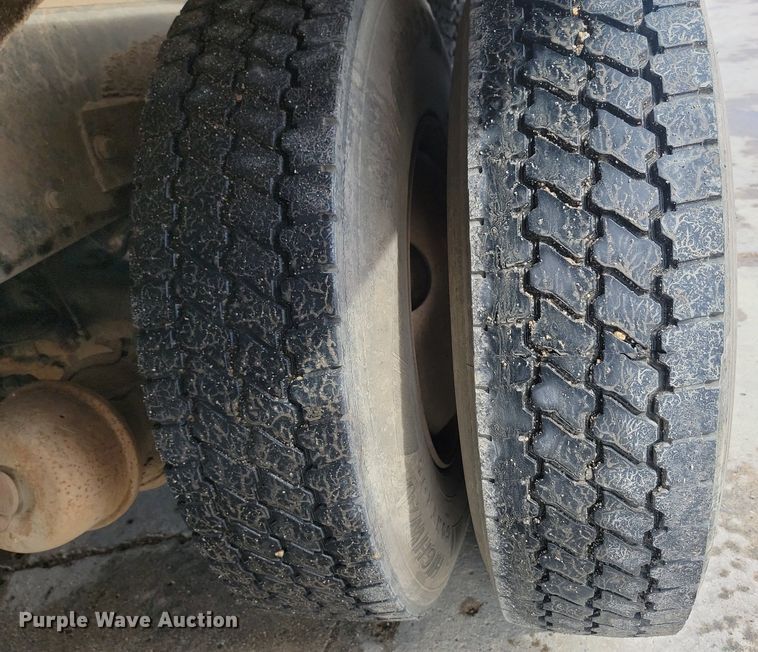 image for item NZ9980 2007 Sterling  LT9511 ready mix truck