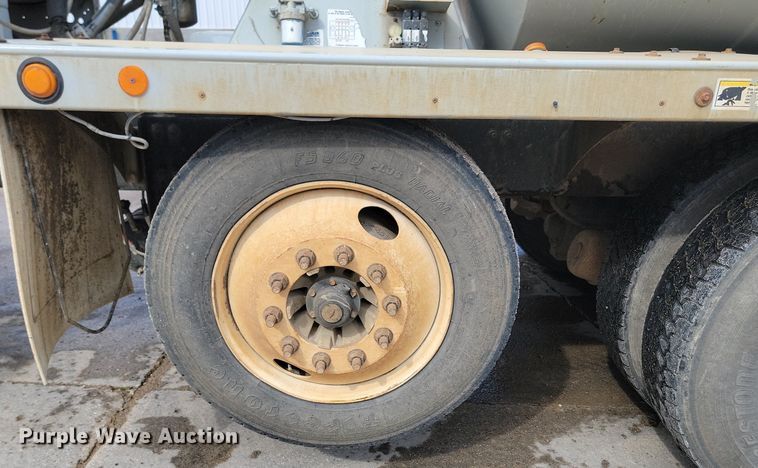 image for item NZ9980 2007 Sterling  LT9511 ready mix truck