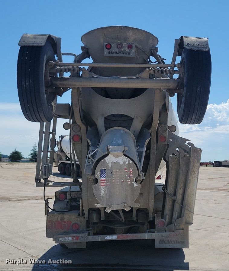 image for item NZ9981 2007 Sterling  LT9511 ready mix truck