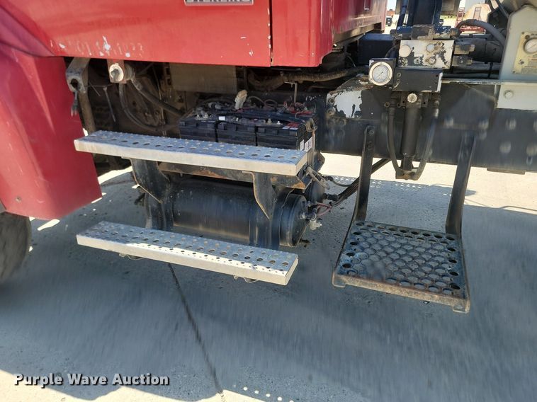 image for item NZ9981 2007 Sterling  LT9511 ready mix truck