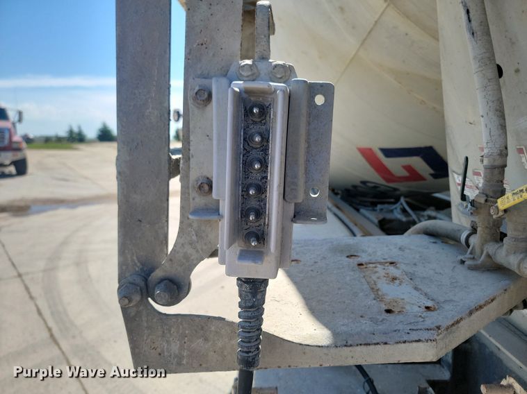 image for item NZ9981 2007 Sterling  LT9511 ready mix truck