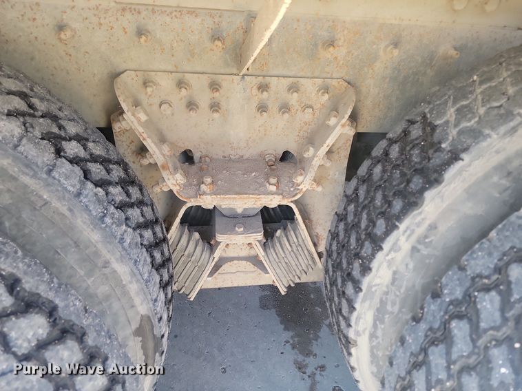 image for item NZ9981 2007 Sterling  LT9511 ready mix truck