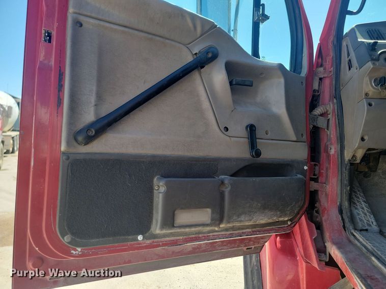 image for item NZ9981 2007 Sterling  LT9511 ready mix truck