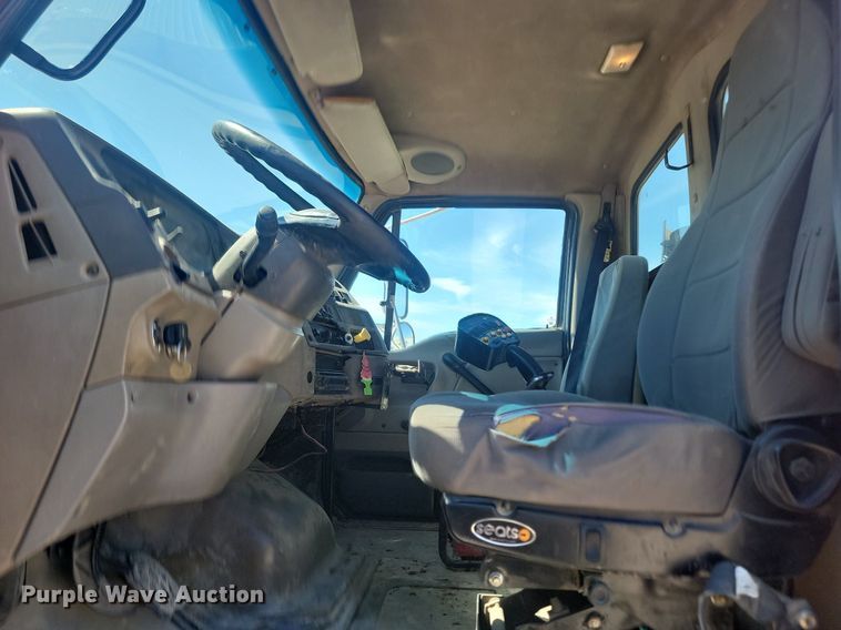 image for item NZ9981 2007 Sterling  LT9511 ready mix truck