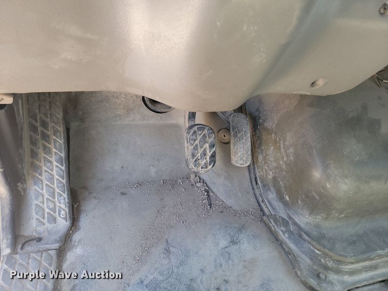 image for item NZ9981 2007 Sterling  LT9511 ready mix truck