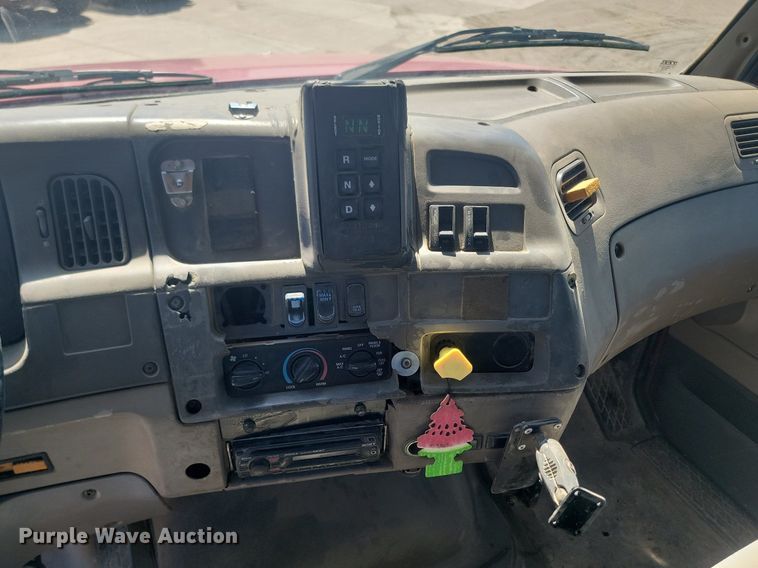 image for item NZ9981 2007 Sterling  LT9511 ready mix truck