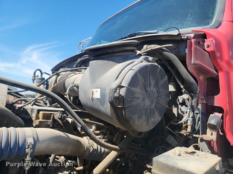 image for item NZ9981 2007 Sterling  LT9511 ready mix truck