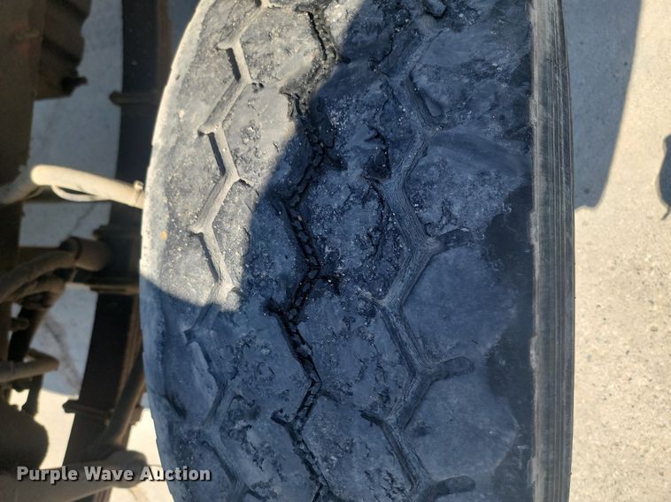 image for item NZ9981 2007 Sterling  LT9511 ready mix truck