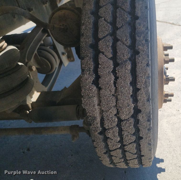 image for item NZ9981 2007 Sterling  LT9511 ready mix truck