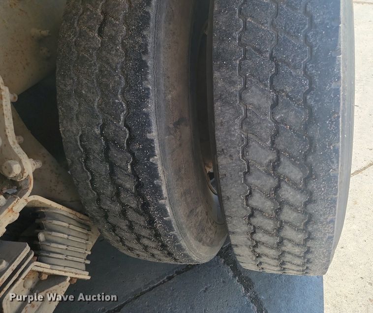 image for item NZ9981 2007 Sterling  LT9511 ready mix truck