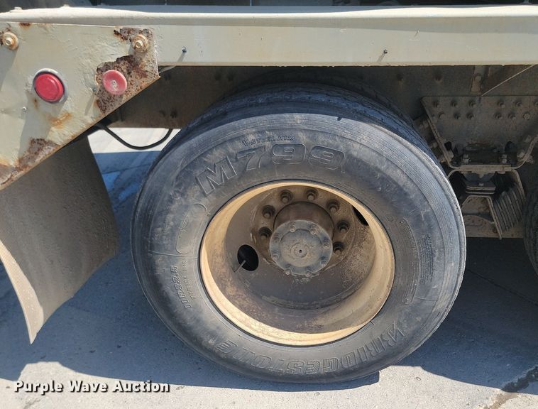 image for item NZ9981 2007 Sterling  LT9511 ready mix truck