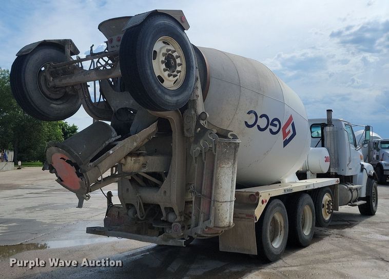 image for item NZ9982 2007 Sterling  LT9511 ready mix truck