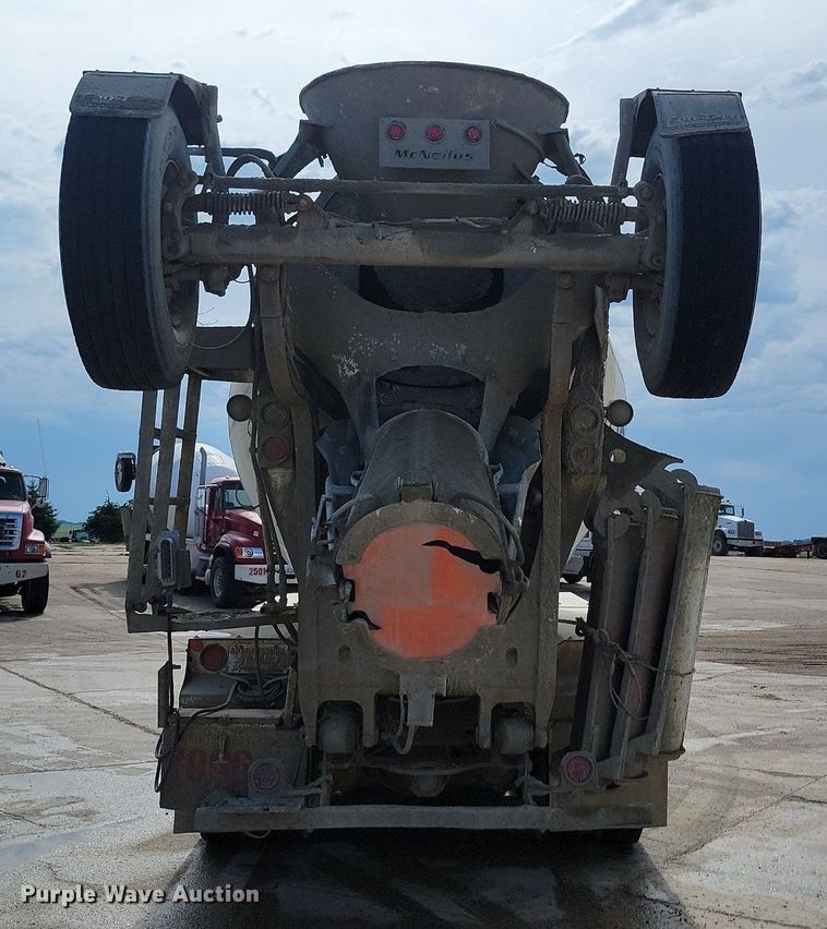 image for item NZ9982 2007 Sterling  LT9511 ready mix truck