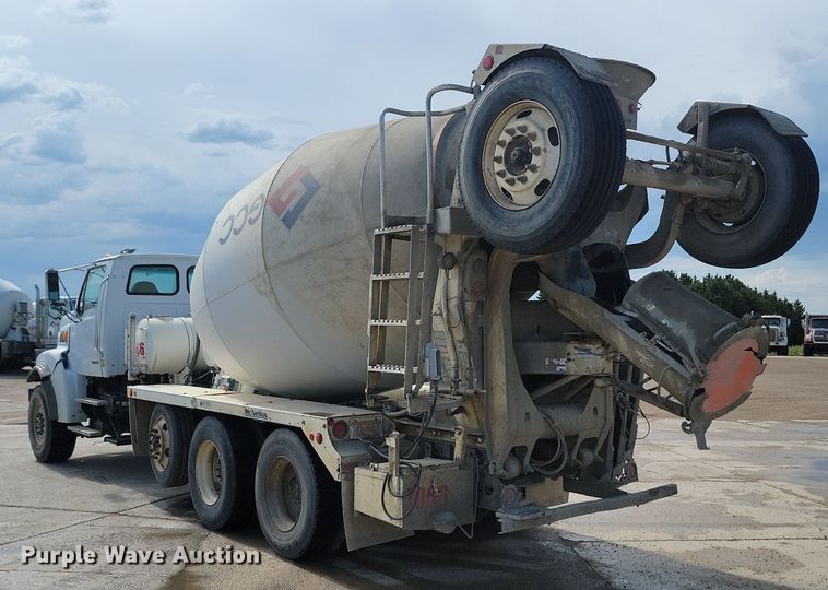 image for item NZ9982 2007 Sterling  LT9511 ready mix truck
