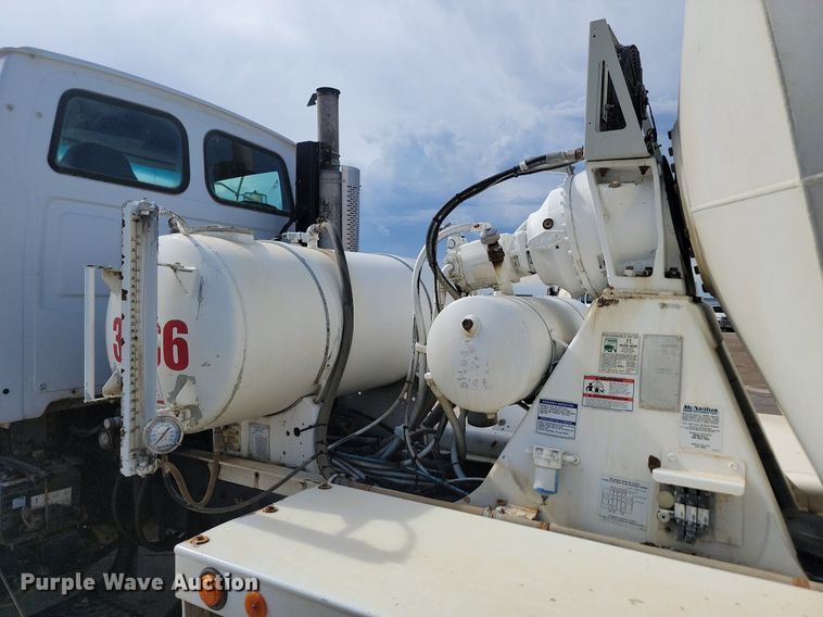 image for item NZ9982 2007 Sterling  LT9511 ready mix truck