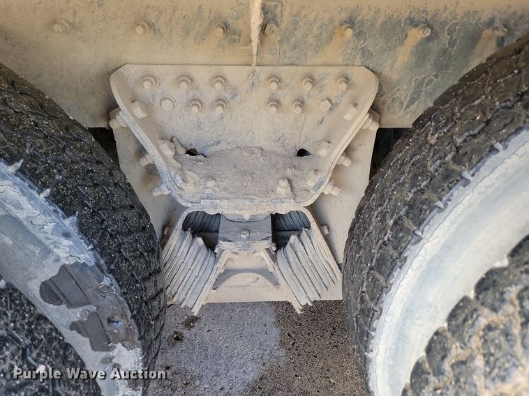 image for item NZ9982 2007 Sterling  LT9511 ready mix truck