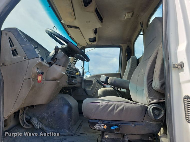 image for item NZ9982 2007 Sterling  LT9511 ready mix truck