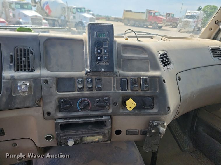 image for item NZ9982 2007 Sterling  LT9511 ready mix truck