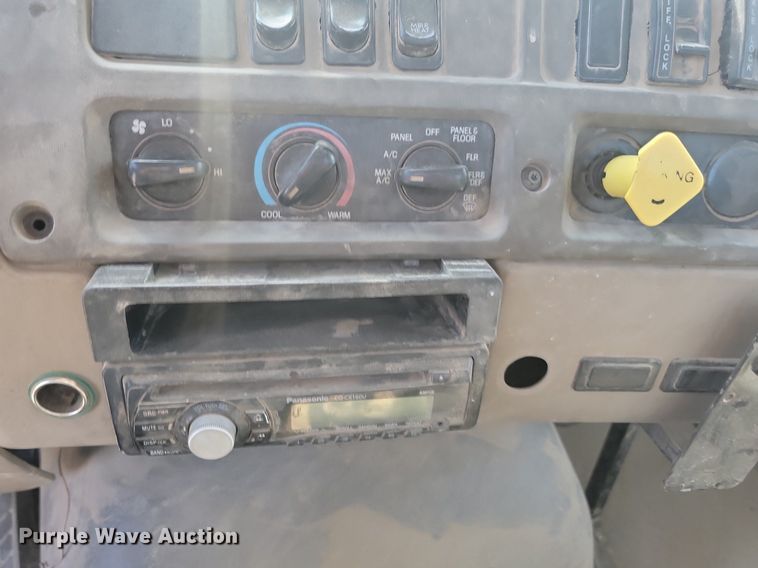 image for item NZ9982 2007 Sterling  LT9511 ready mix truck