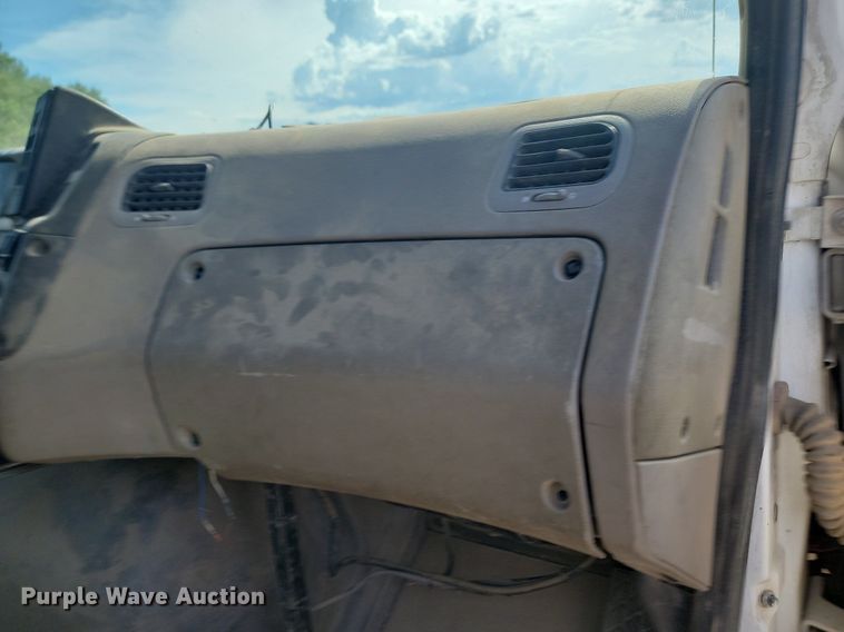 image for item NZ9982 2007 Sterling  LT9511 ready mix truck