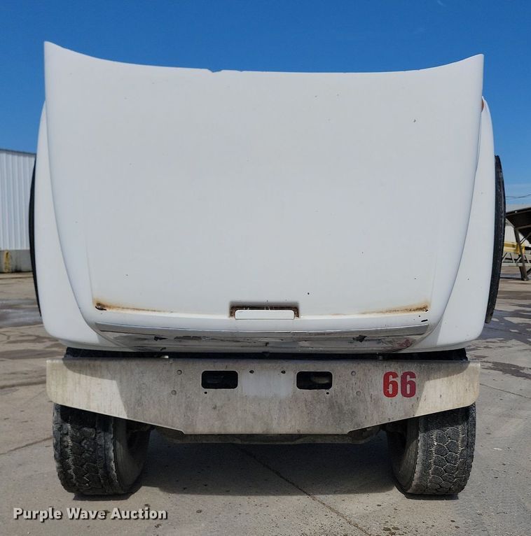 image for item NZ9982 2007 Sterling  LT9511 ready mix truck