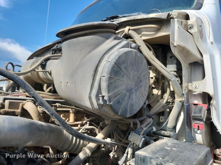 image for item NZ9982 2007 Sterling  LT9511 ready mix truck