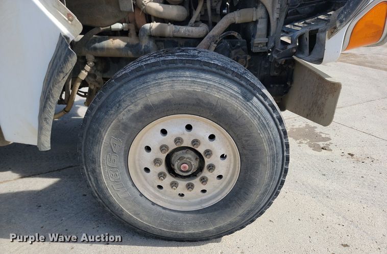 image for item NZ9982 2007 Sterling  LT9511 ready mix truck