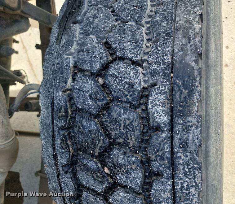 image for item NZ9982 2007 Sterling  LT9511 ready mix truck