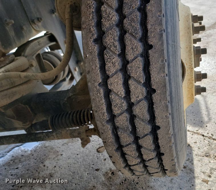 image for item NZ9982 2007 Sterling  LT9511 ready mix truck